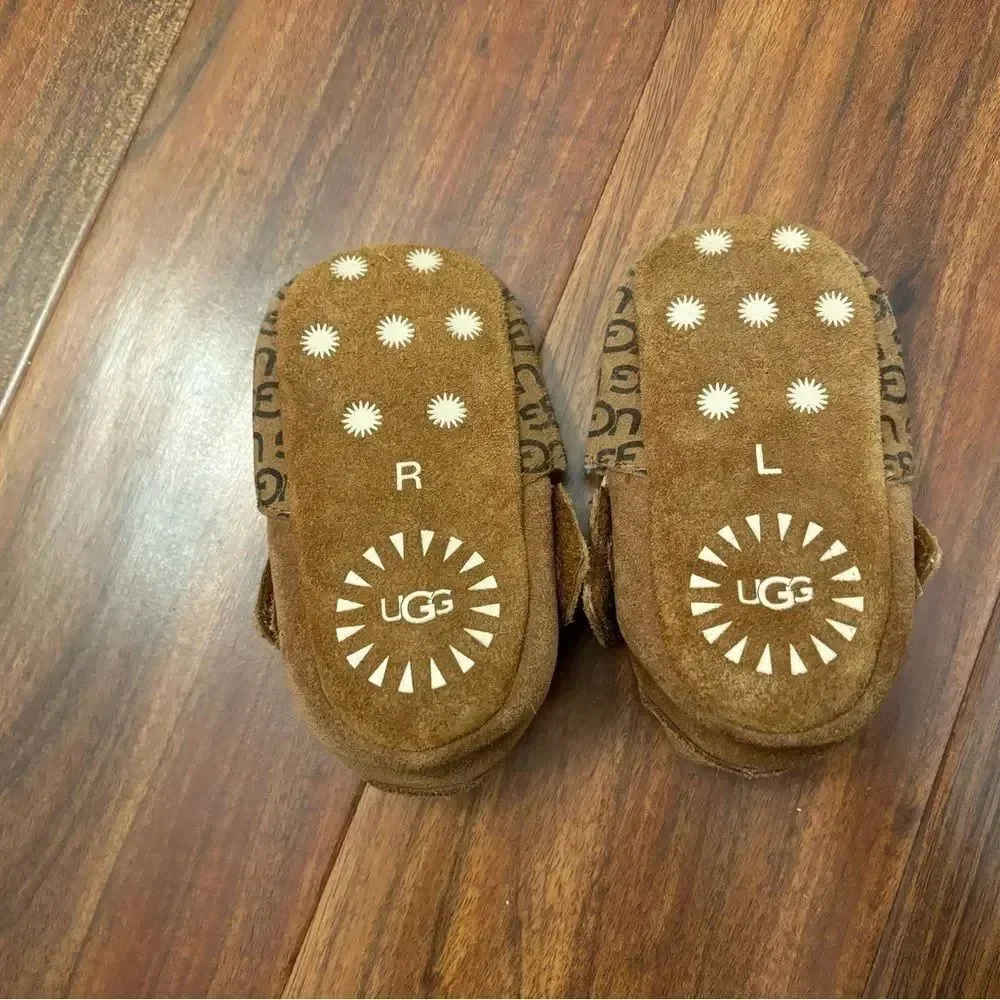 UGG Roos crib shoes chestnut slippers